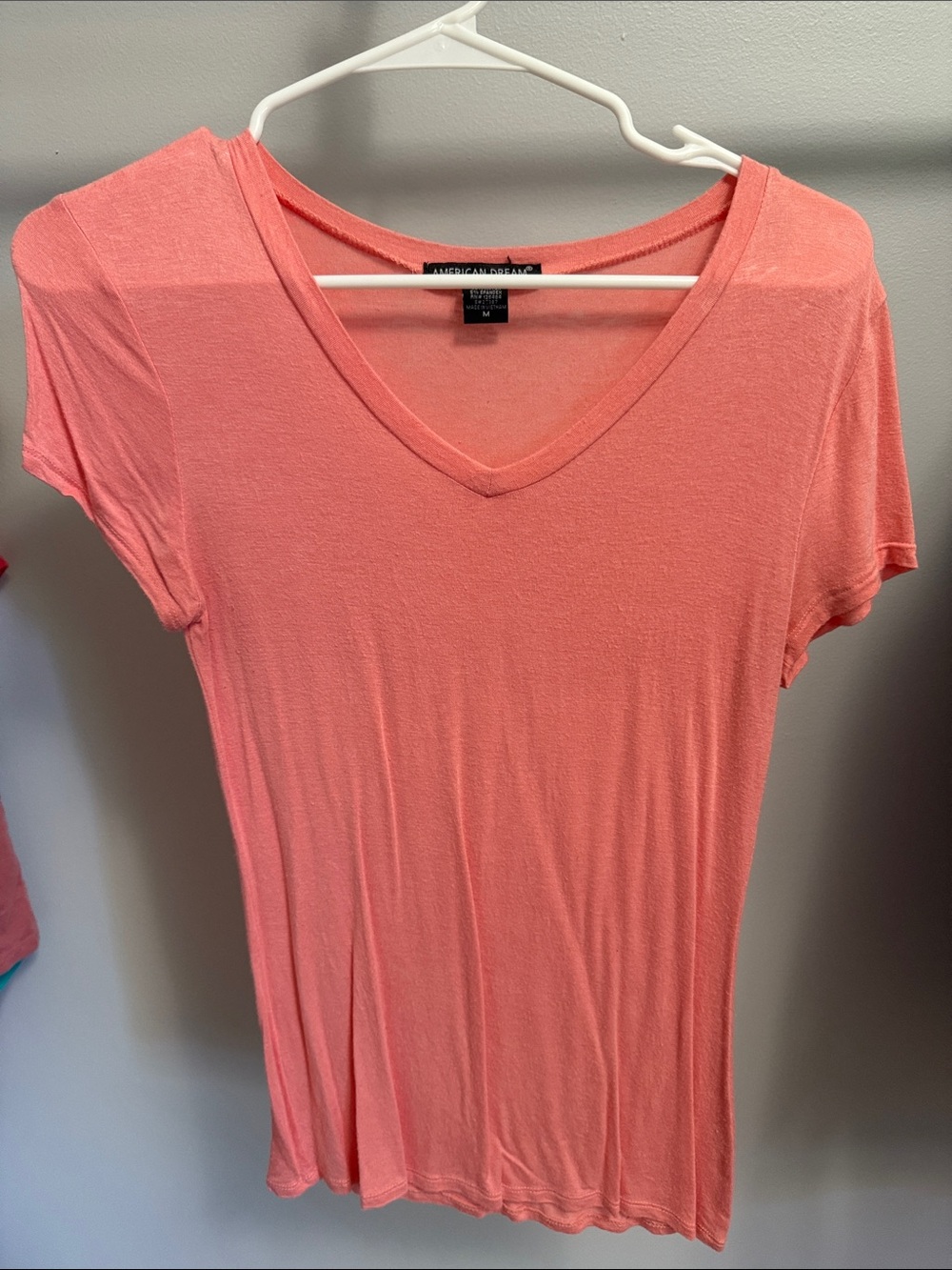 American Eagle Outfitters Coral V-Neck Short Sleeve Tee